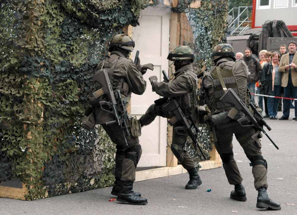 K.I.Z Hurra die Welt geht unter Lyrics Genius Lyrics