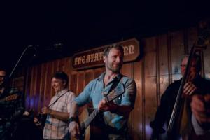 Dierks Bentley Free And Easy Down The Road I Go Lyrics Genius Lyrics