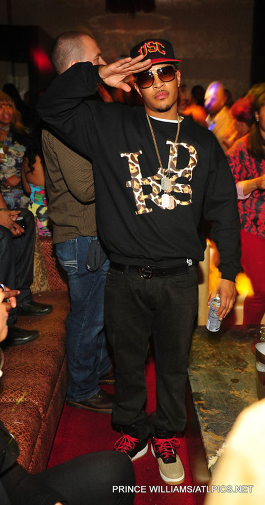 rappers wearing chuck taylors