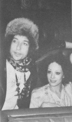 sara lownds and bob dylan at the chelsea hotel