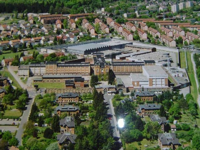 Butzbach Erwachsenenvollzug Mutter Ist Im Knast Heute Zu Besuch genius.com